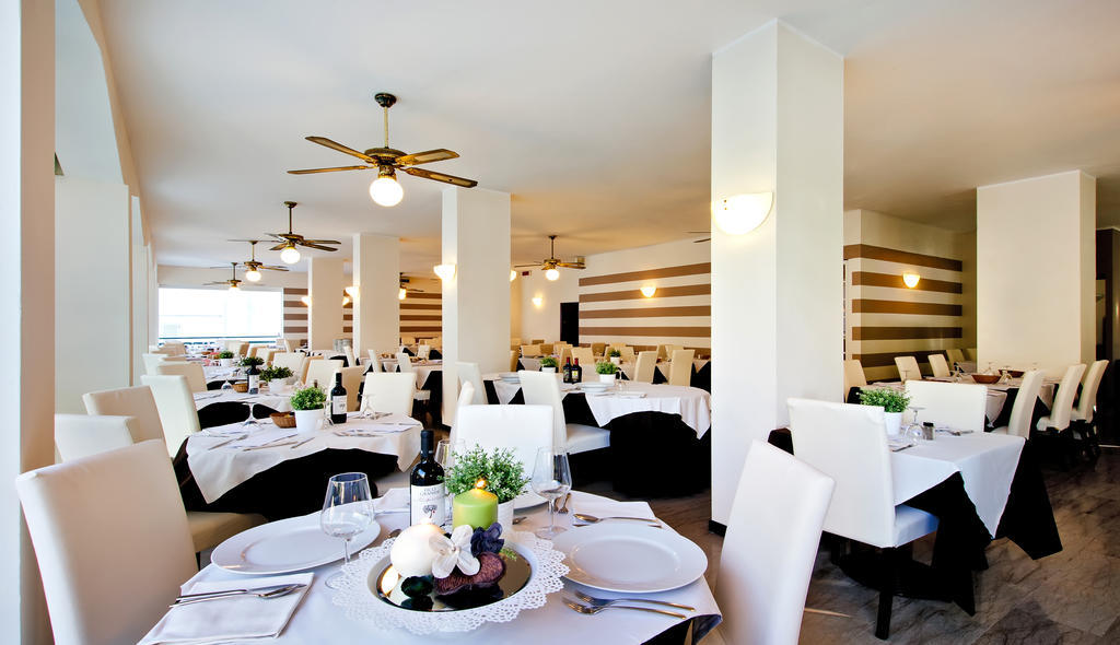 Hotel Esplanade Rimini Extérieur photo