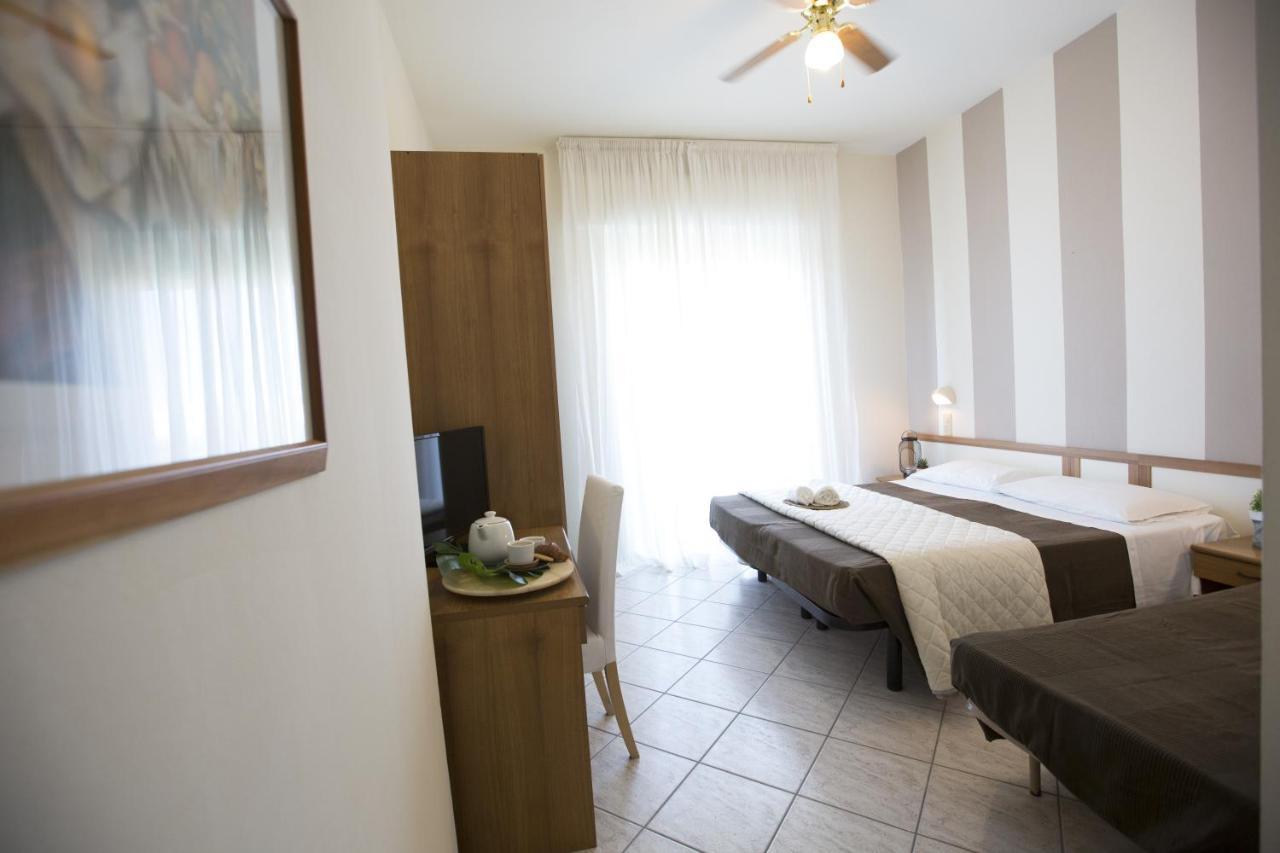 Hotel Esplanade Rimini Extérieur photo